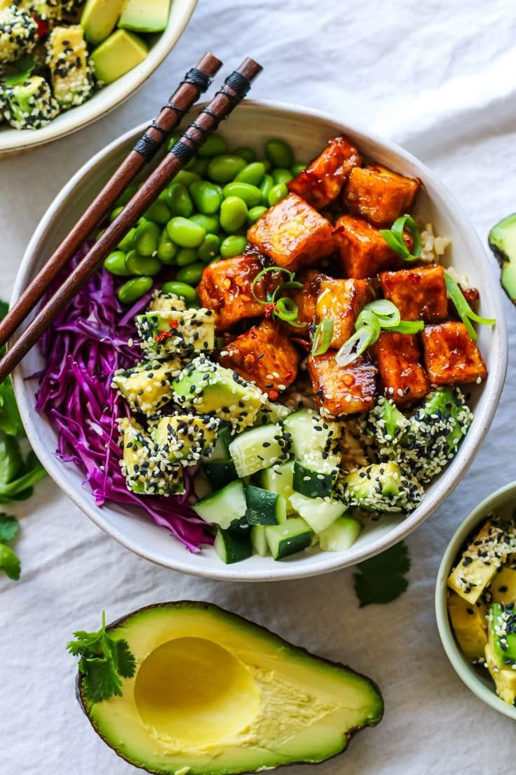 Tofu grain bowl with vegetables